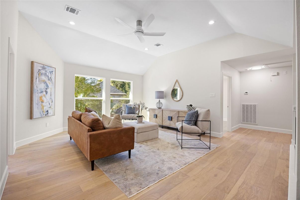 Interior, Living room, Recessed Lighting, Wood Texture Flooring