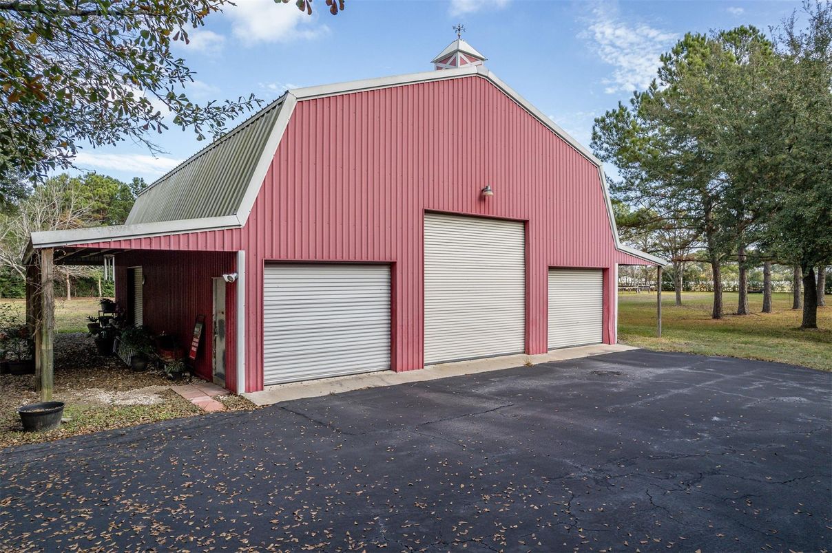 Detached Garage, Exterior