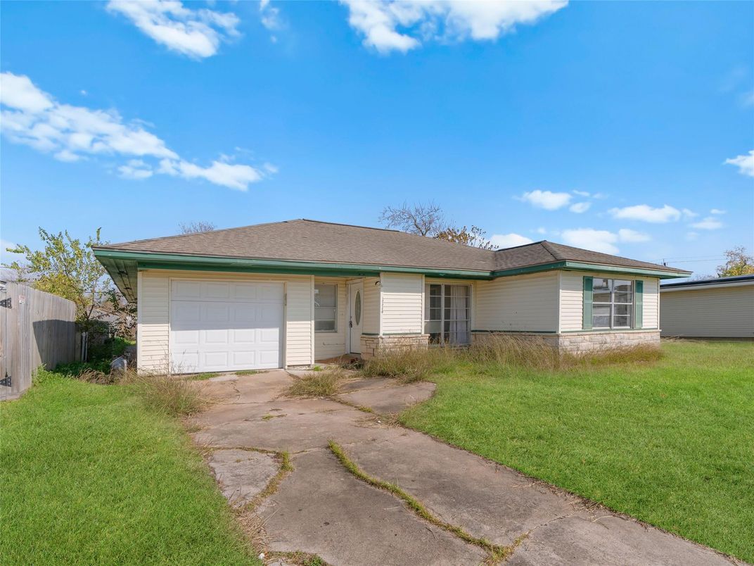 Attached, Backyard, Exterior, Facade, Ranch