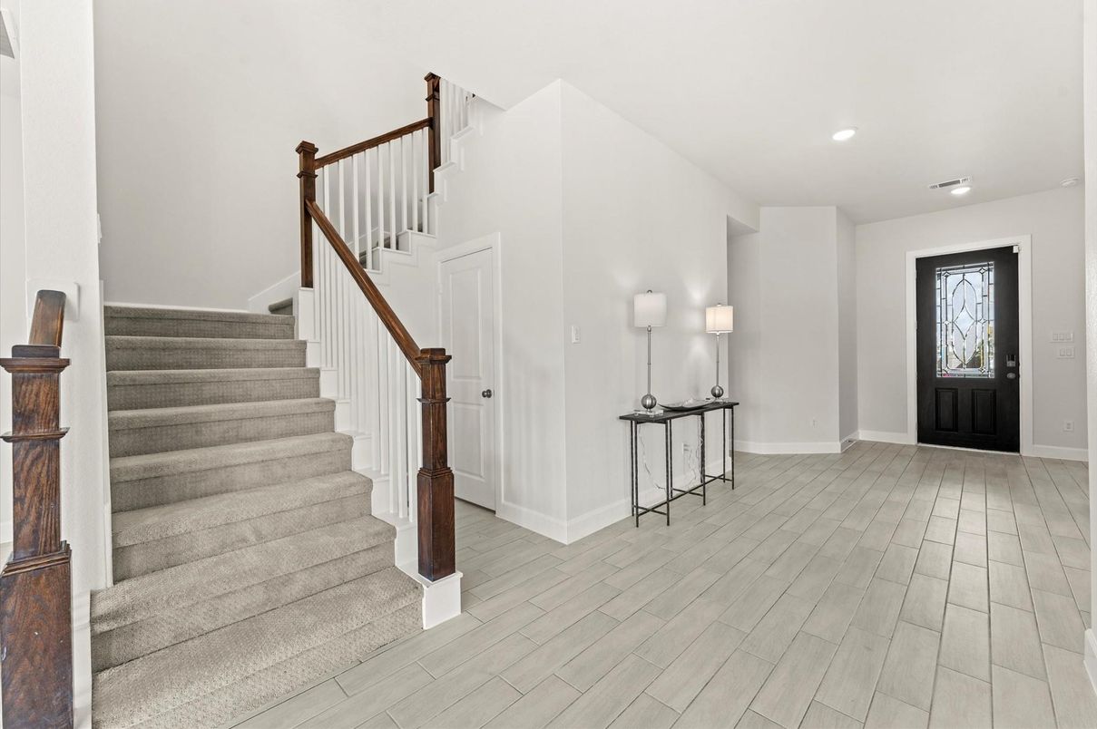 Interior, Recessed Lighting, Wood Texture Flooring