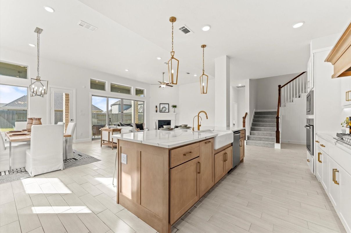 Dining room, Interior, Kitchen, Pendant Lights, Recessed Lighting, Wood Texture Flooring