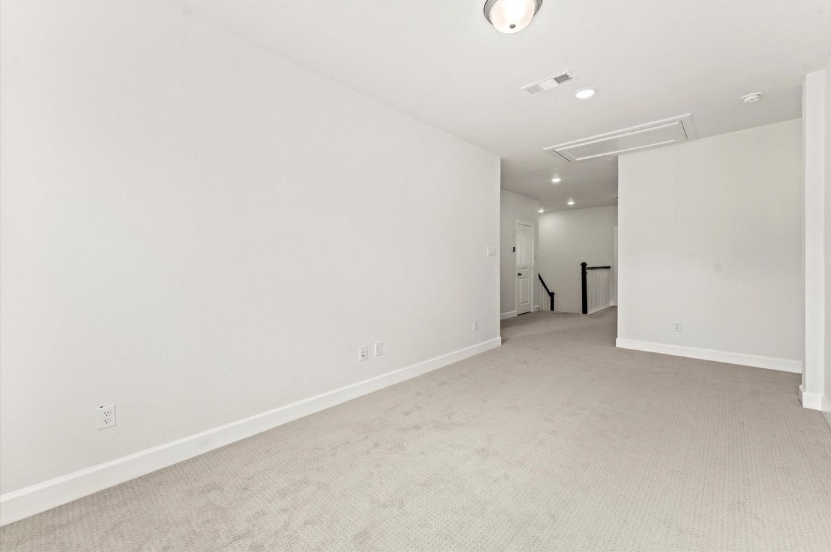 Empty room, Interior, Recessed Lighting