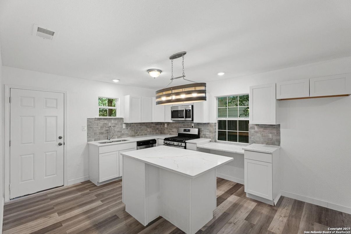 Interior, Kitchen, Pendant Lights, Recessed Lighting, Wood Texture Flooring