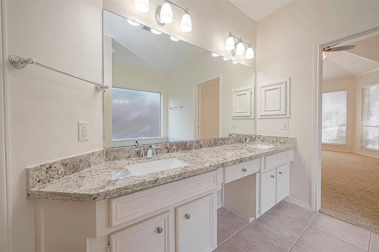 Bathroom, Dual Sink Vanities, Interior
