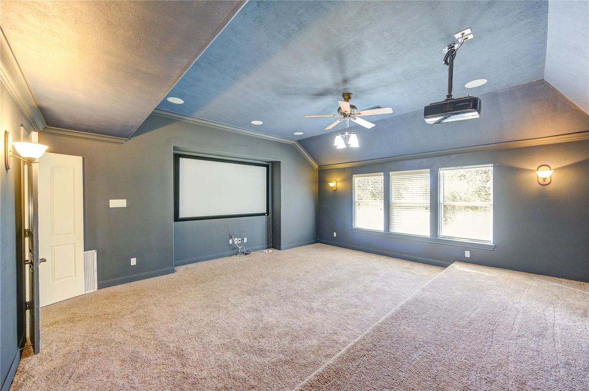 Empty room, Interior, Projection Screen, Recessed Lighting, Theatre Room