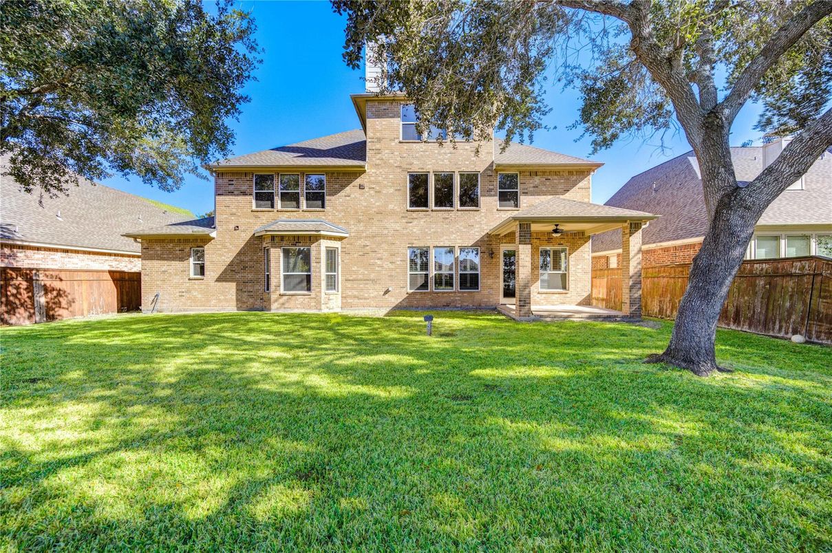 Backyard, Exterior, Facade, Brick Facade, French Provincial