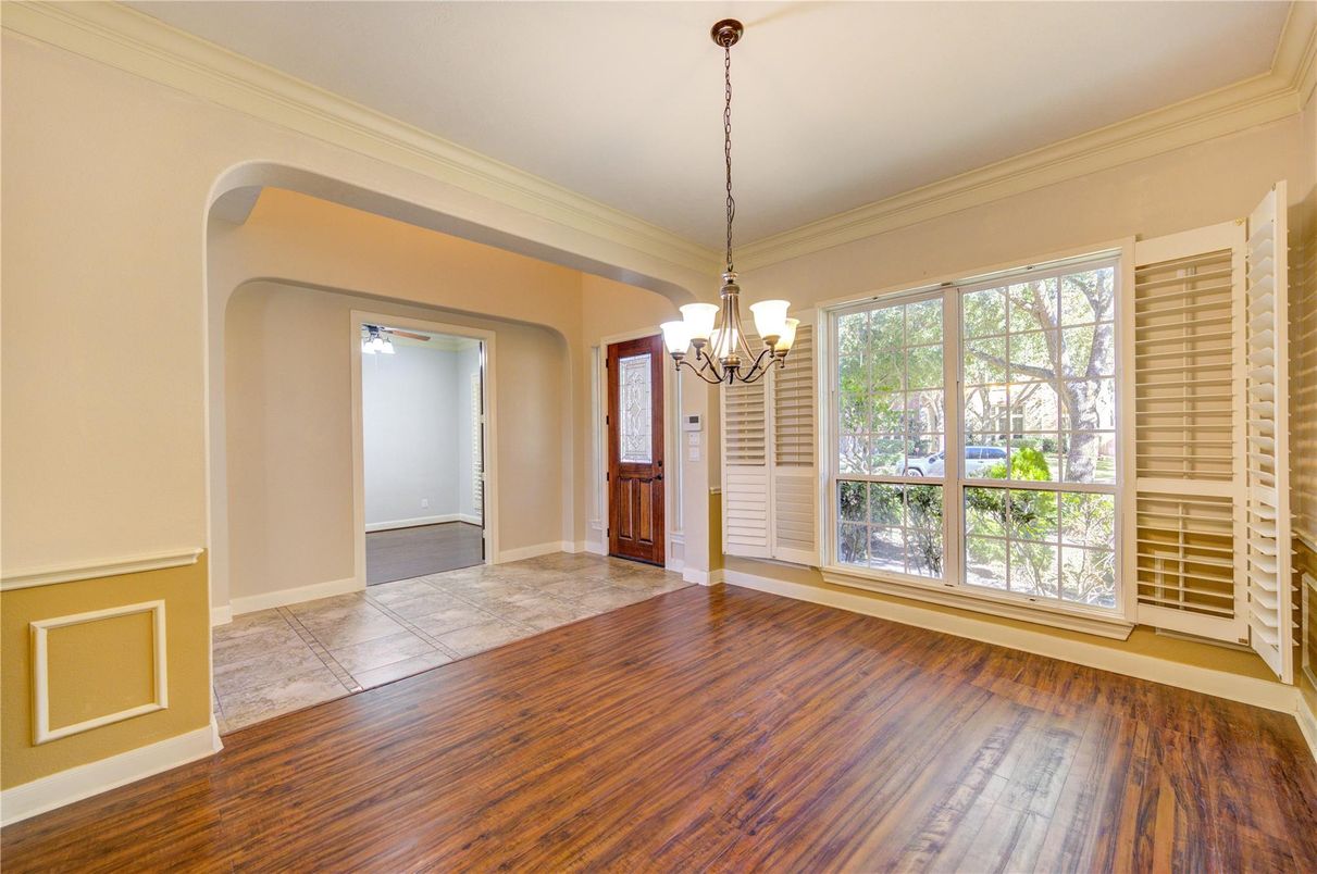 Chandelier, Empty room, Interior, Wood Texture Flooring