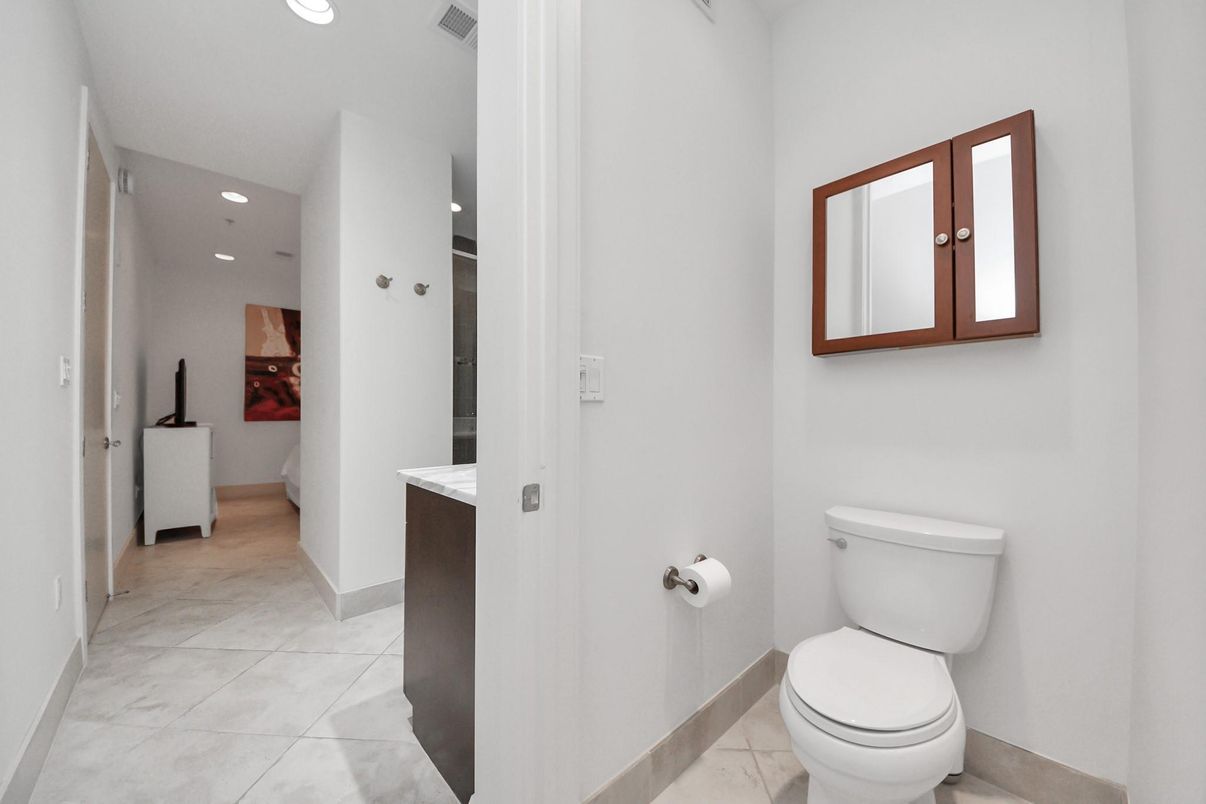 Bathroom, Interior, Recessed Lighting