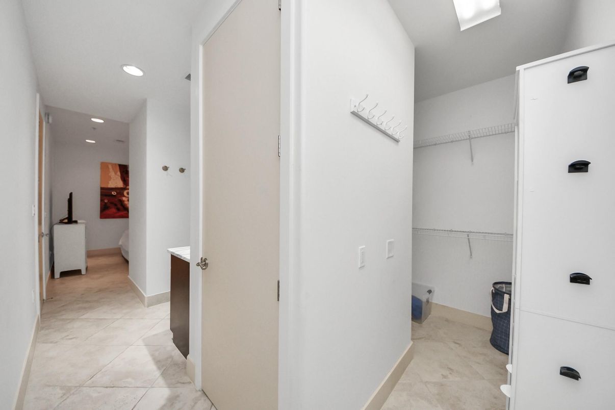 Interior, Recessed Lighting, Walk-in Closets