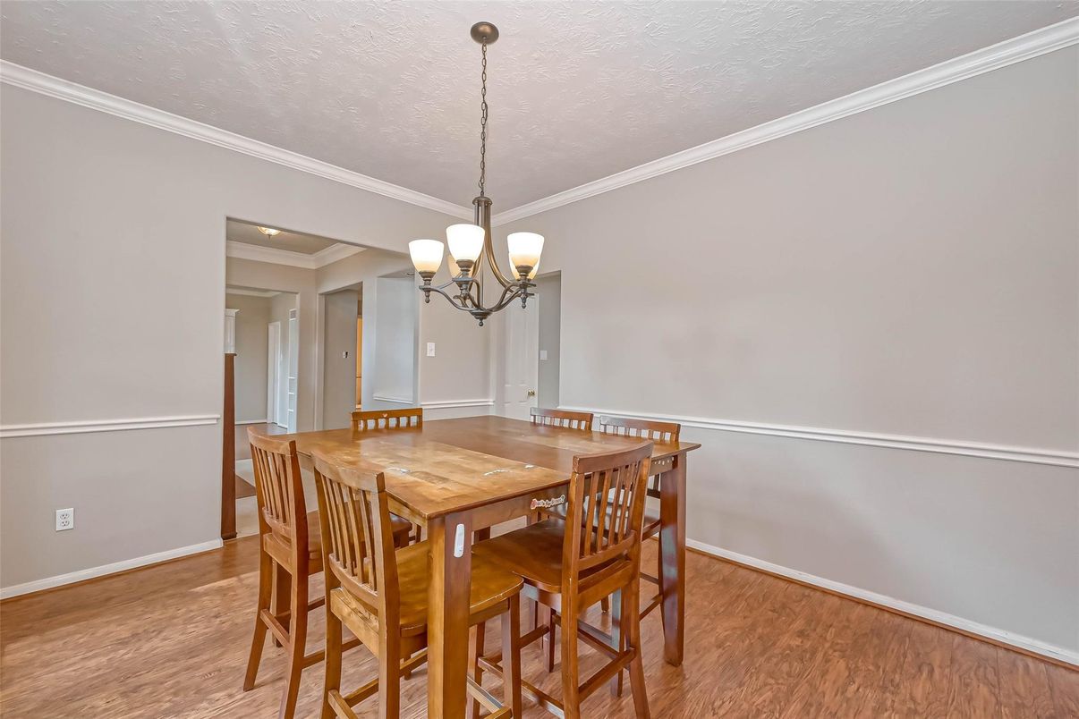 Chandelier, Dining room, Interior, Recessed Lighting, Wood Texture Flooring