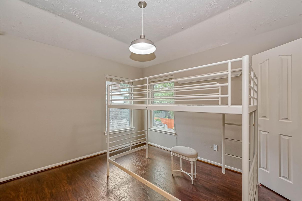Interior, Pendant Lights, Wood Texture Flooring