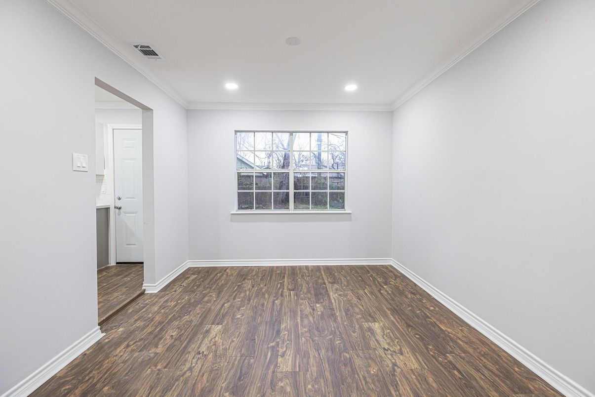 Empty room, Interior, Recessed Lighting, Wood Texture Flooring