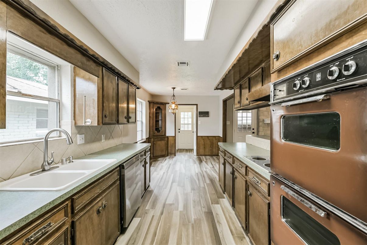 Chandelier, Interior, Kitchen, Pendant Lights, Wood Texture Flooring