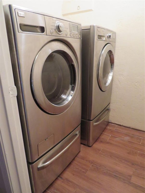 Interior, Utility Closets, Washer, Wood Texture Flooring