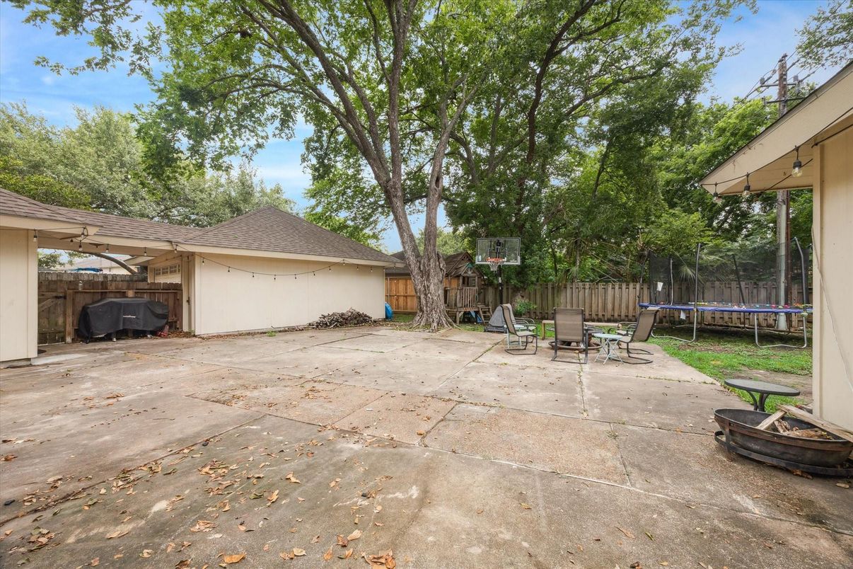 Backyard, Detached Garage, Exterior