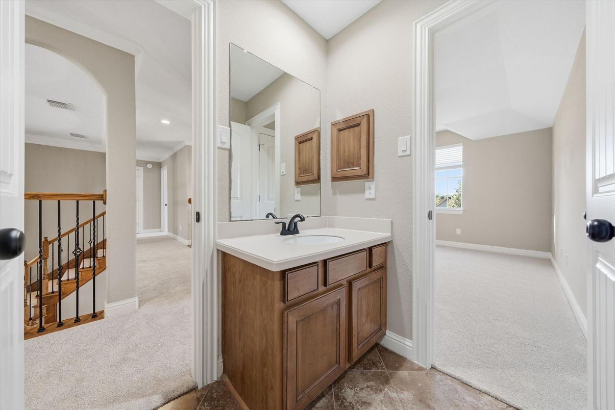 Bathroom, Interior, Recessed Lighting
