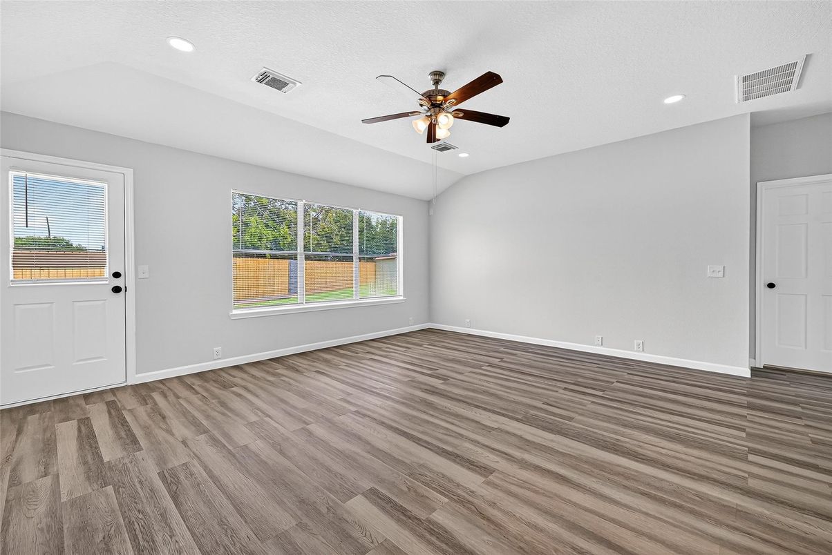 Empty room, Interior, Recessed Lighting, Wood Texture Flooring