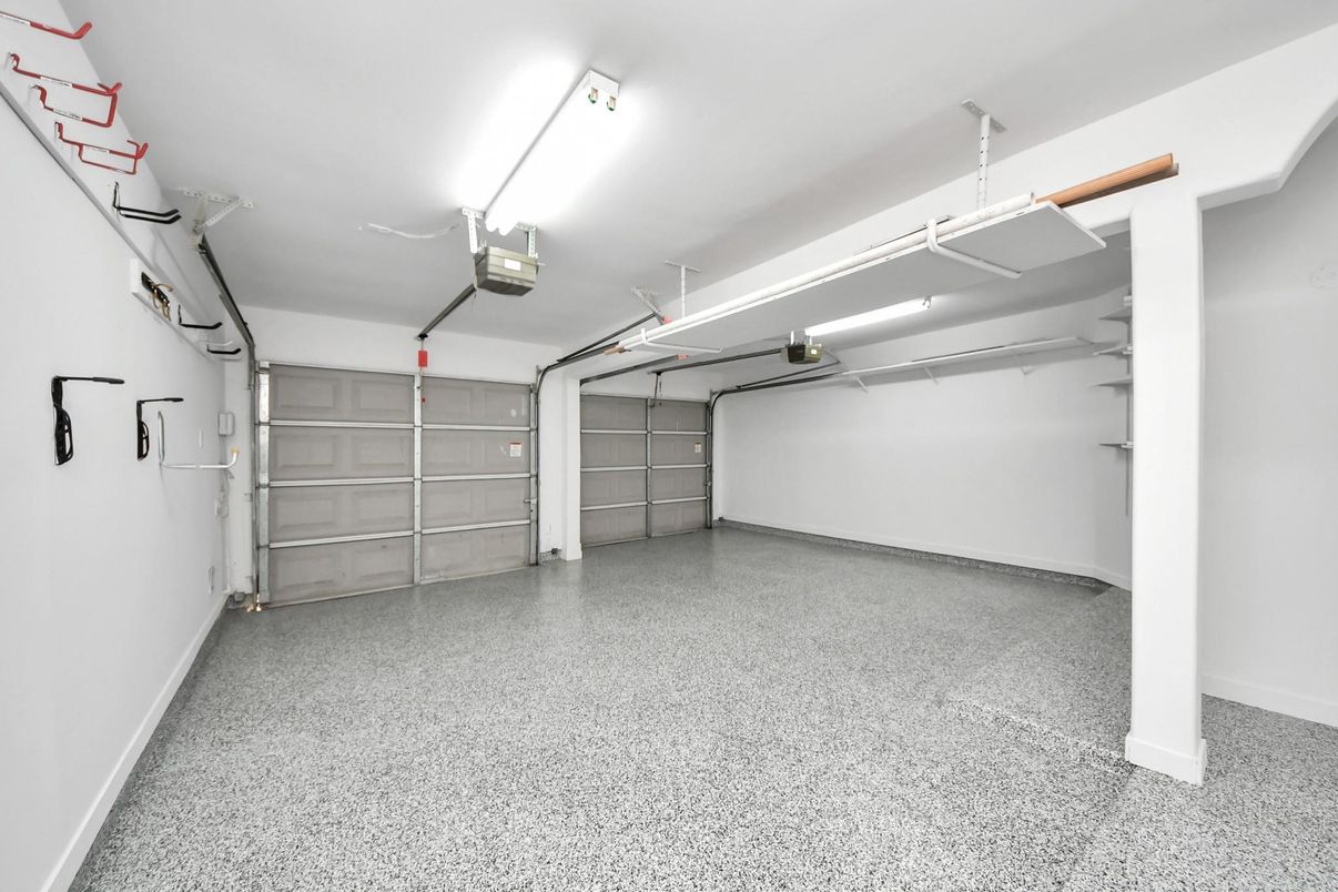 Garage, Interior