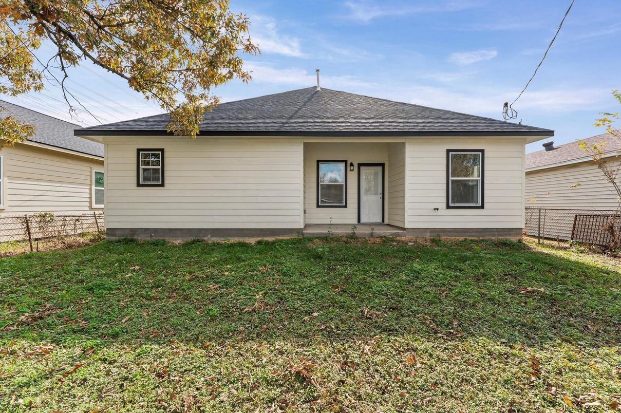Backyard, Exterior, Facade, Cape Cod