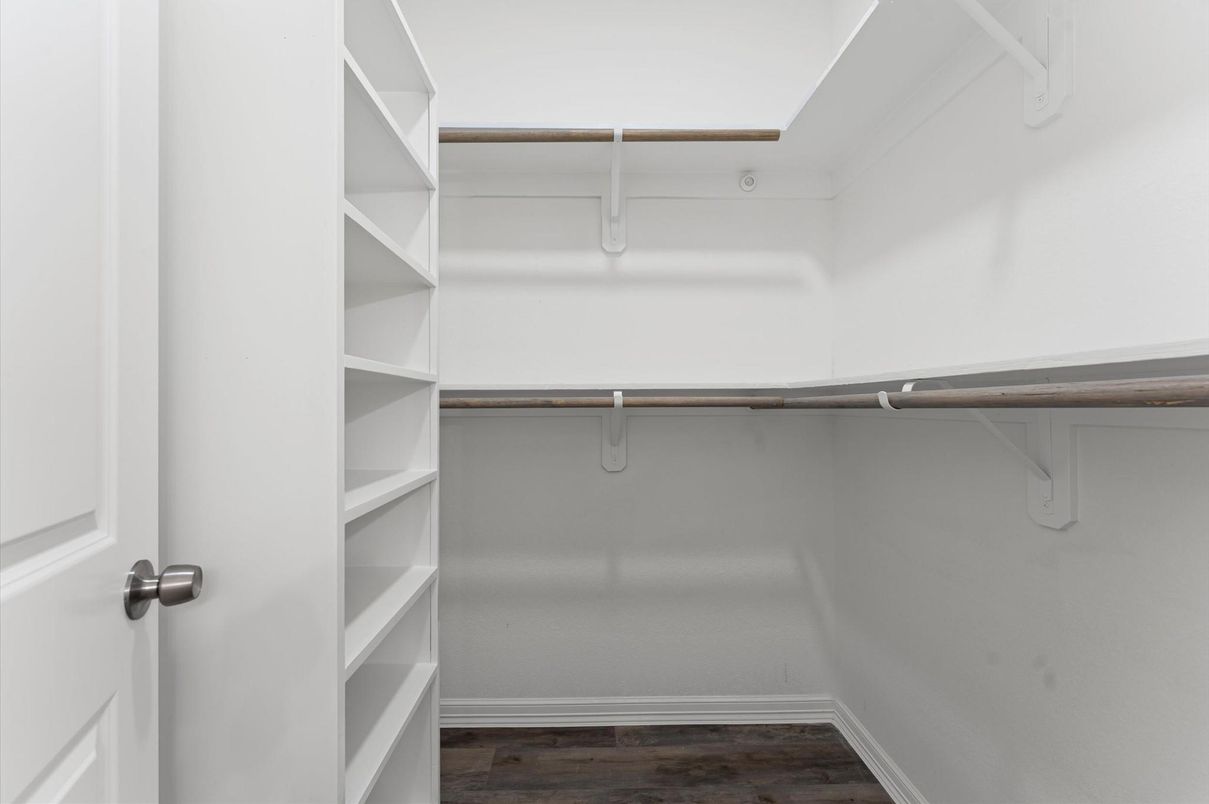 Interior, Walk-in Closets, Wood Texture Flooring