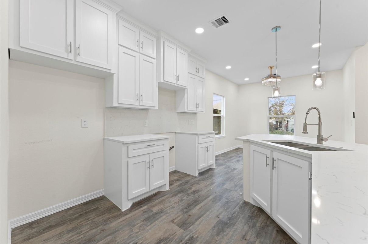 Interior, Kitchen, Pendant Lights, Recessed Lighting, Wood Texture Flooring