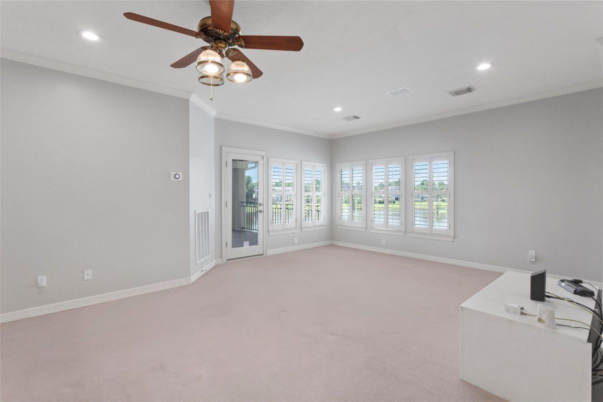 Empty room, Interior, Recessed Lighting