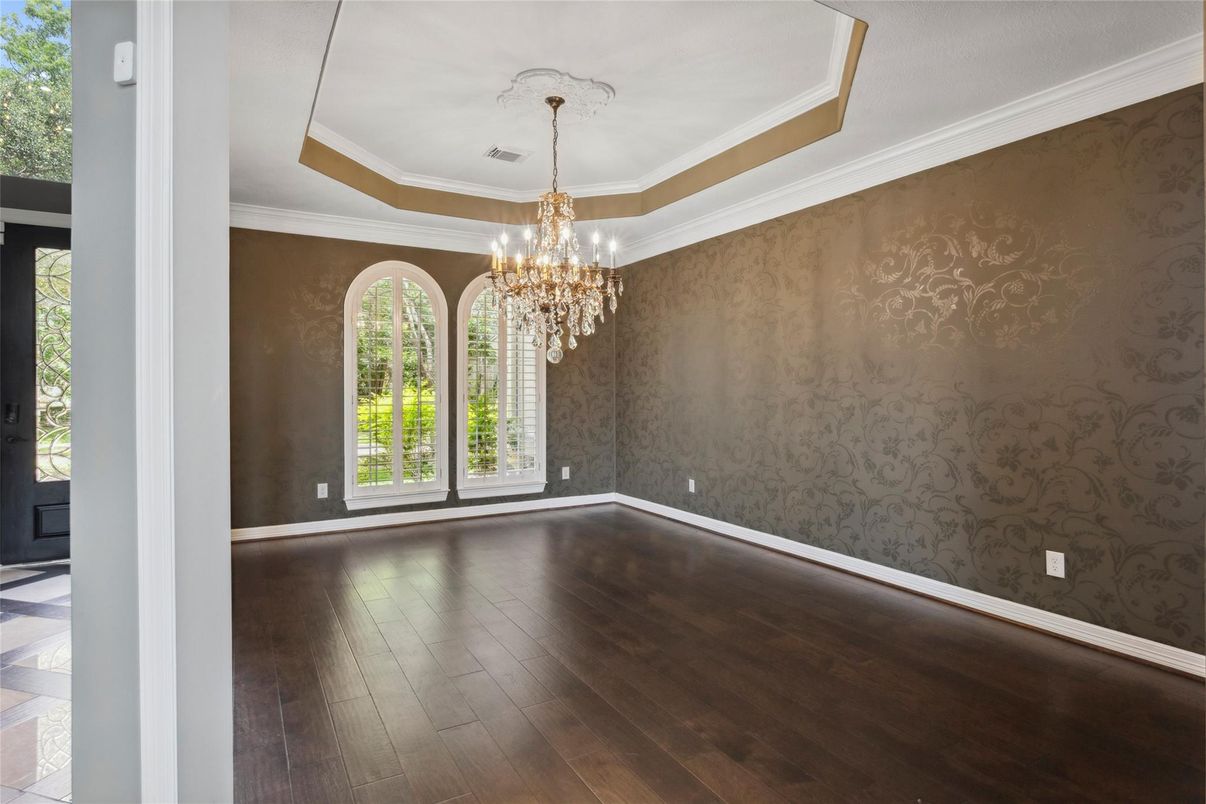Chandelier, Empty room, Interior, Wood Texture Flooring
