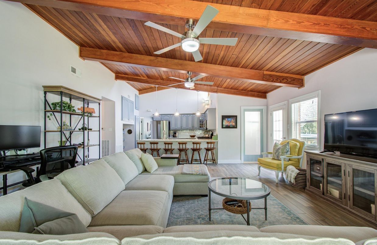 Interior, Kitchen, Living room, Pendant Lights, Wooden Beams, Wooden Ceilings, Wood Texture Flooring