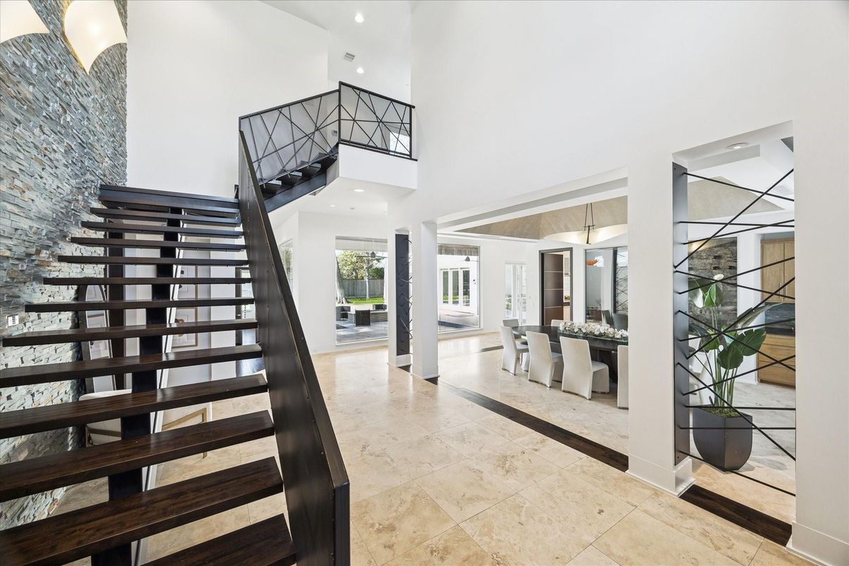 Dining room, Interior, Recessed Lighting