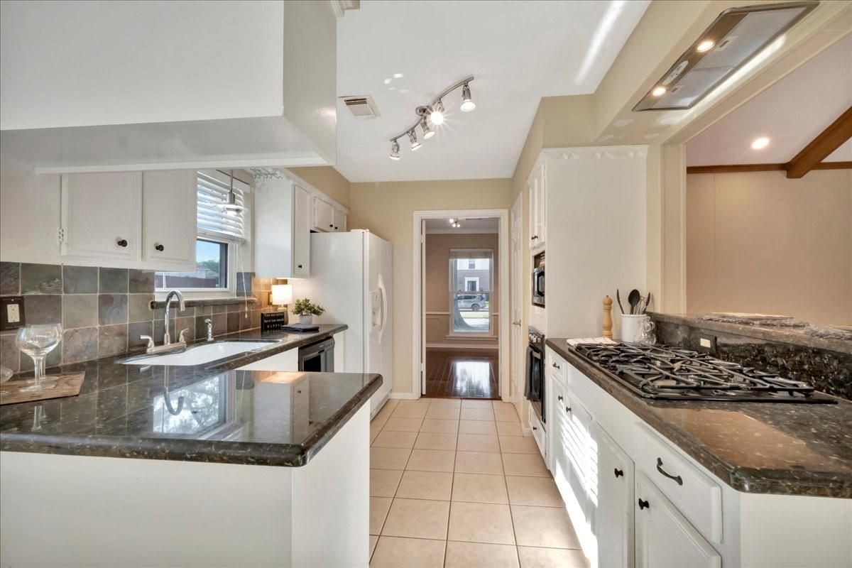 Interior, Kitchen, Recessed Lighting