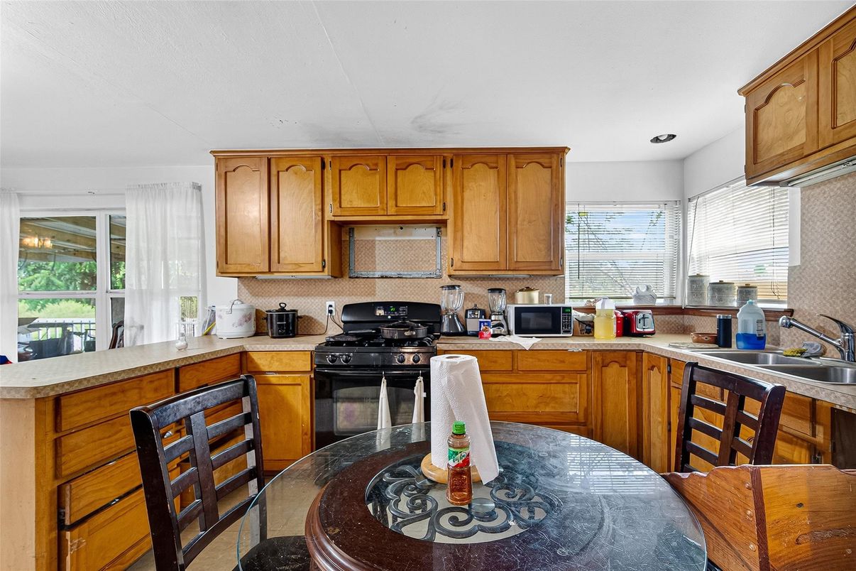 Dining room, Interior, Kitchen, Recessed Lighting