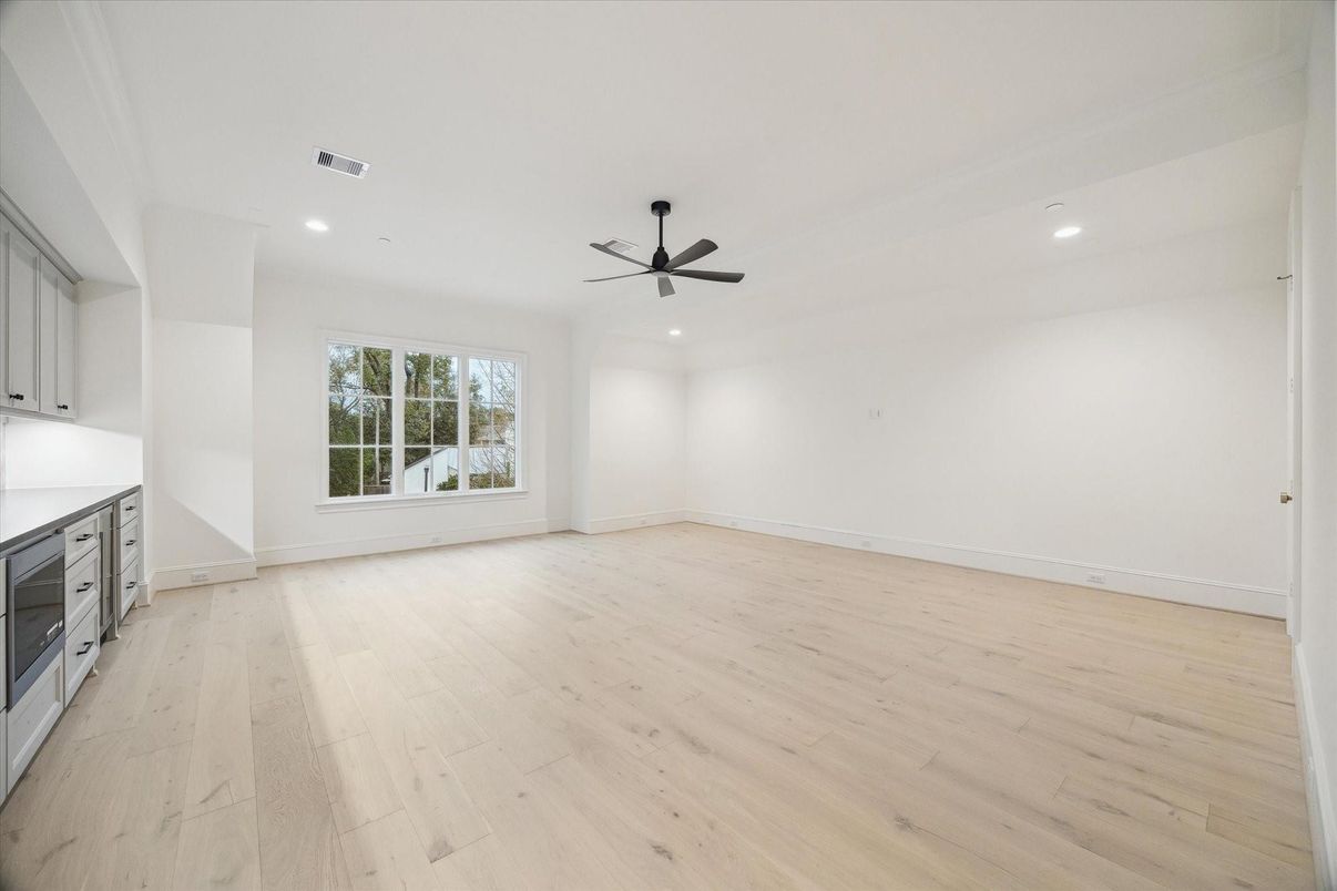 Empty room, Interior, Recessed Lighting, Wood Texture Flooring
