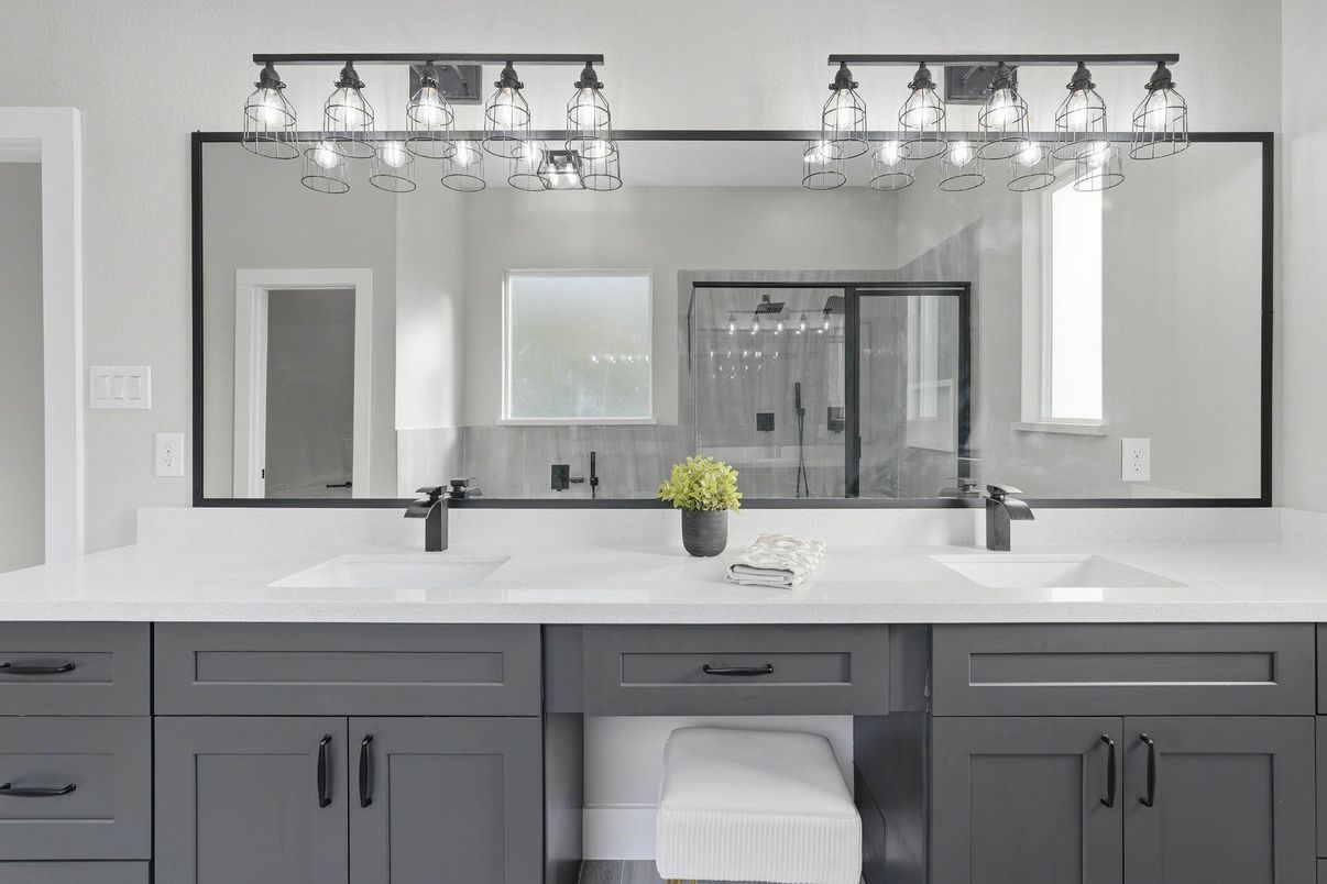 Bathroom, Dual Sink Vanities, Interior
