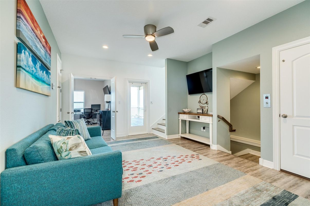 Interior, Living room, Recessed Lighting, Wood Texture Flooring