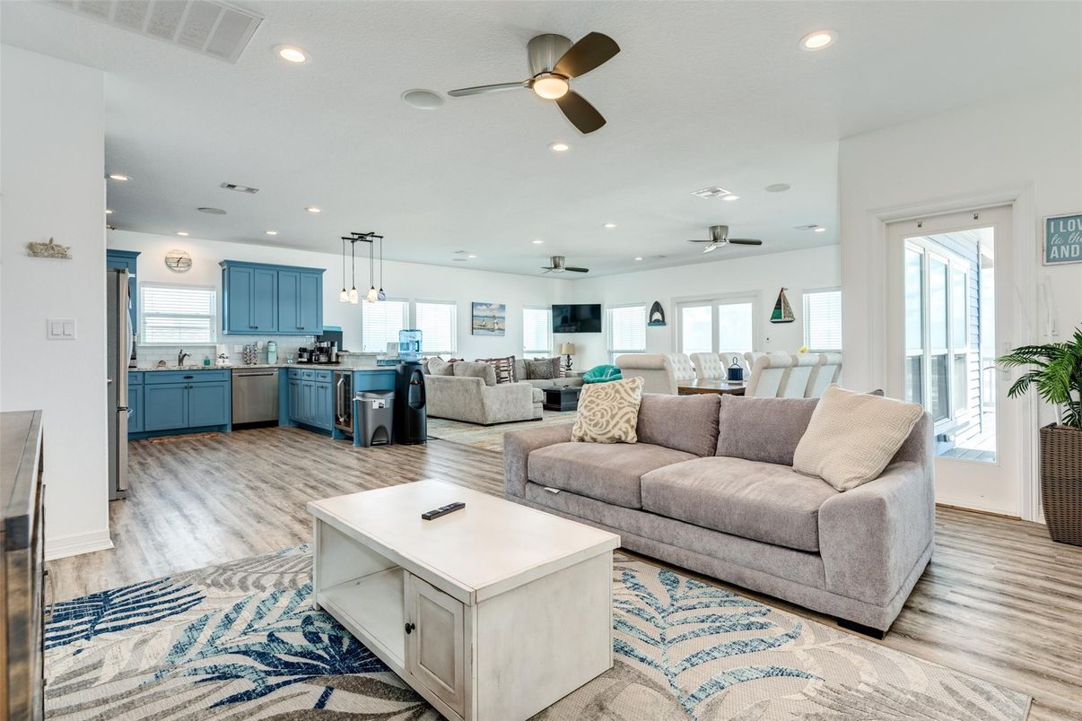 Dining room, Interior, Kitchen, Living room, Pendant Lights, Recessed Lighting, Wood Texture Flooring