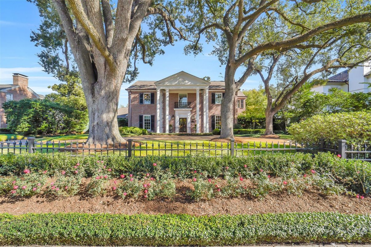 Backyard, Exterior, Facade, Georgian