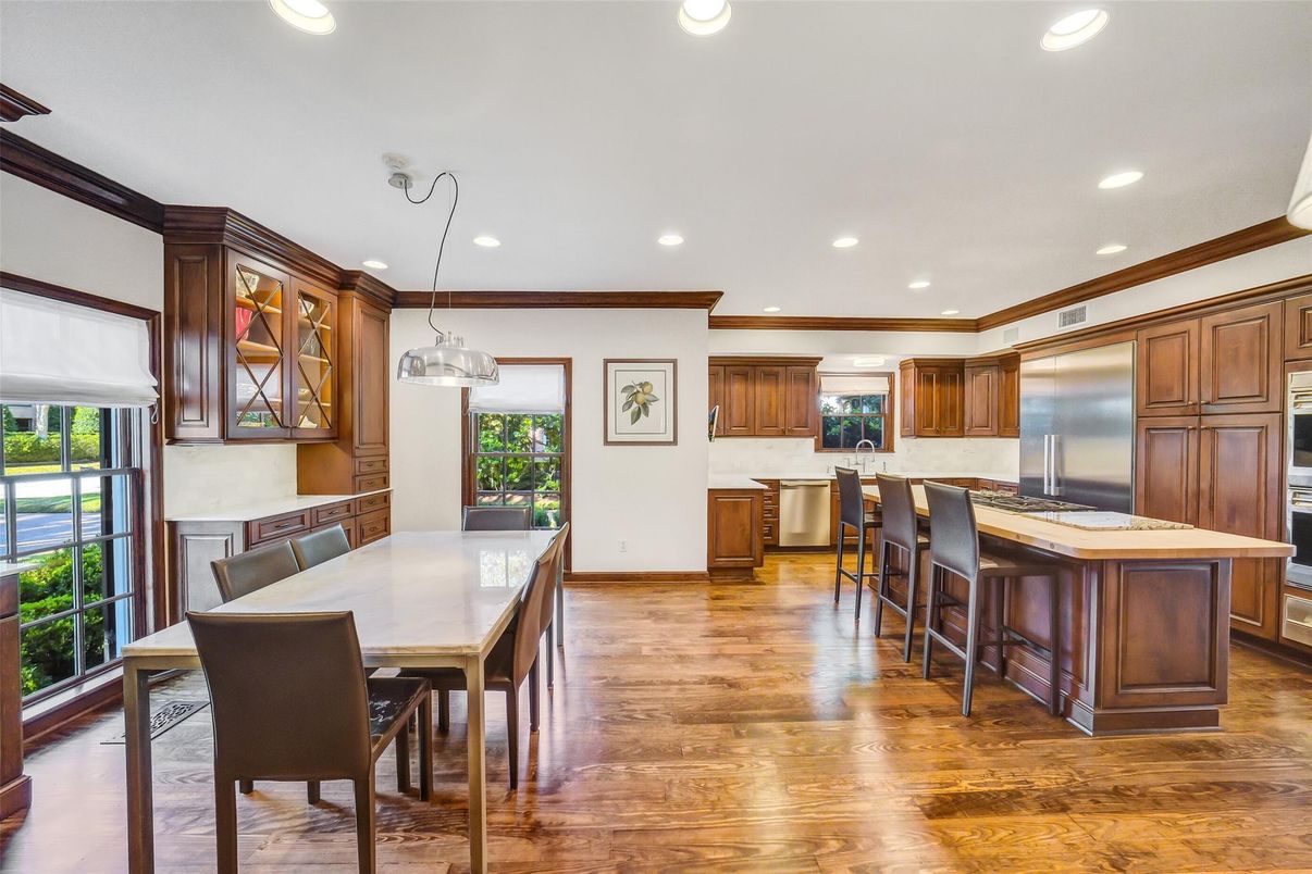 Dining room, Interior, Kitchen, Pendant Lights, Recessed Lighting, Stainless Steel Appliances, Wood Texture Flooring