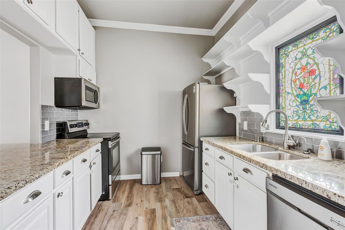 Interior, Kitchen, Stainless Steel Appliances, Wood Texture Flooring