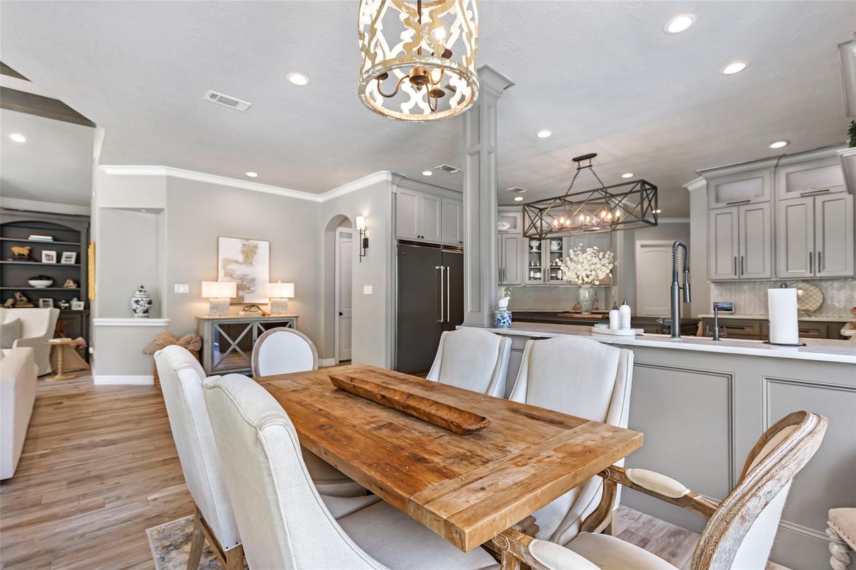 Chandelier, Dining room, Interior, Kitchen, Pendant Lights, Recessed Lighting, Wood Texture Flooring