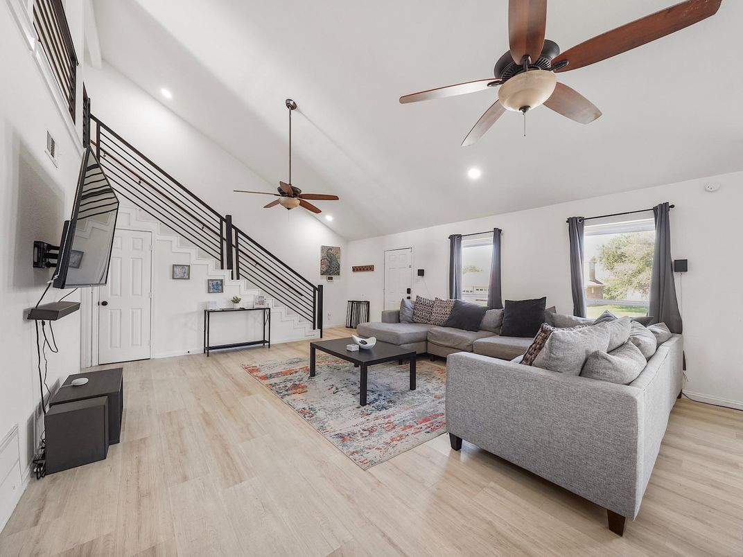 Interior, Living room, Recessed Lighting, Wood Texture Flooring