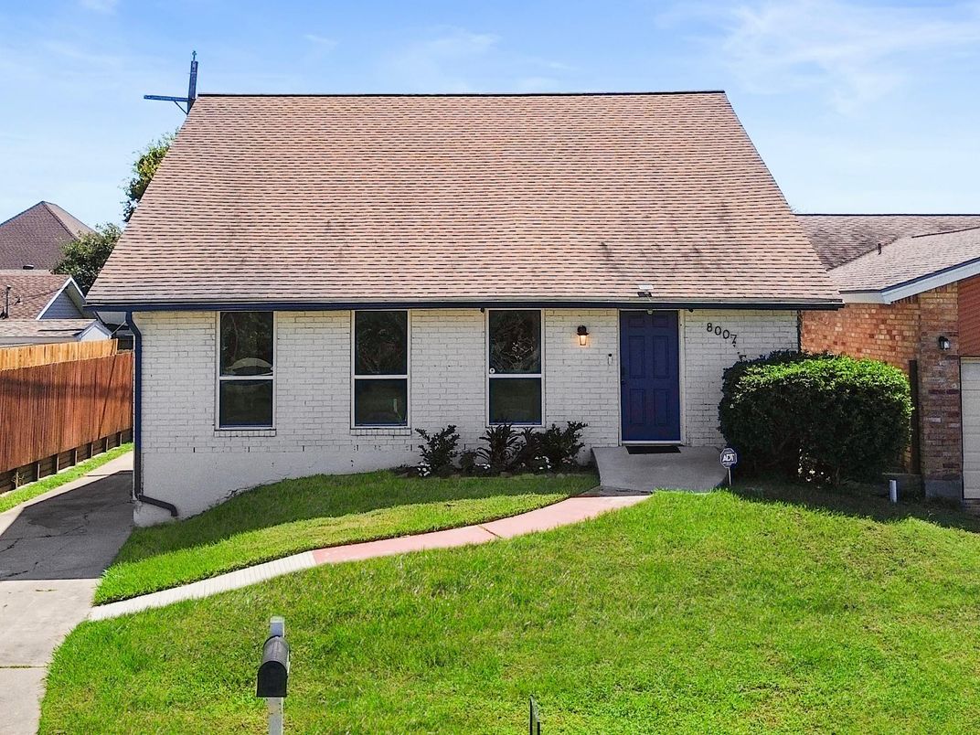 Exterior, Facade, Brick Facade, Cape Cod