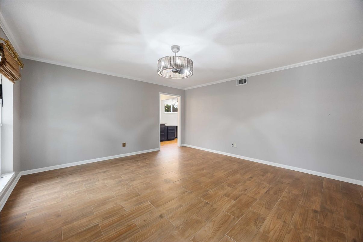 Chandelier, Empty room, Interior, Wood Texture Flooring