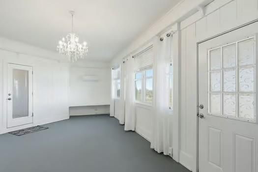 Chandelier, Interior