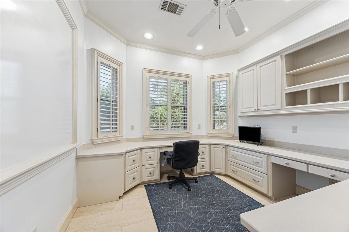 Home Office, Interior, Recessed Lighting, Wood Texture Flooring
