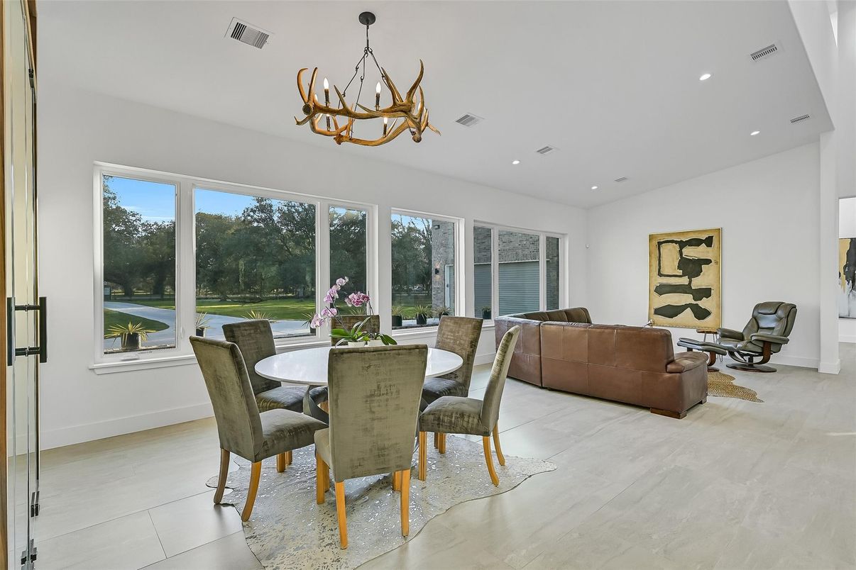 Chandelier, Dining room, Interior, Living room, Recessed Lighting
