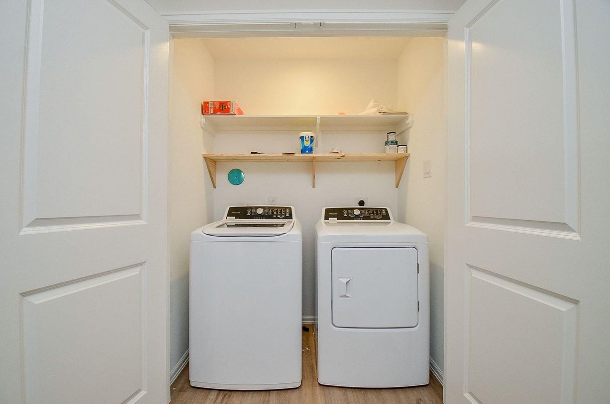 Interior, Utility Closets, Washer, Wood Texture Flooring