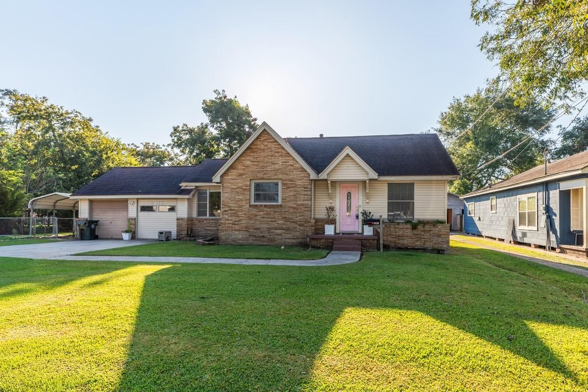 Attached, Backyard, Exterior, Facade, Cape Cod