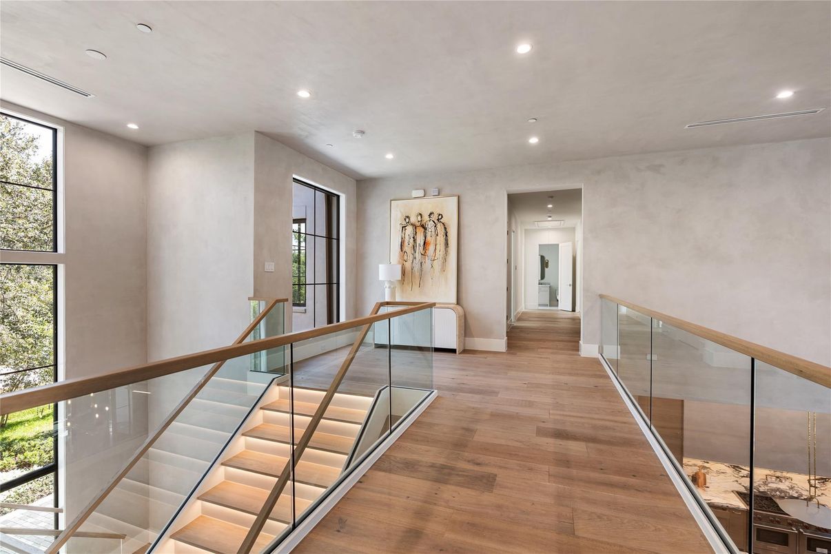 Interior, Recessed Lighting, Wood Texture Flooring