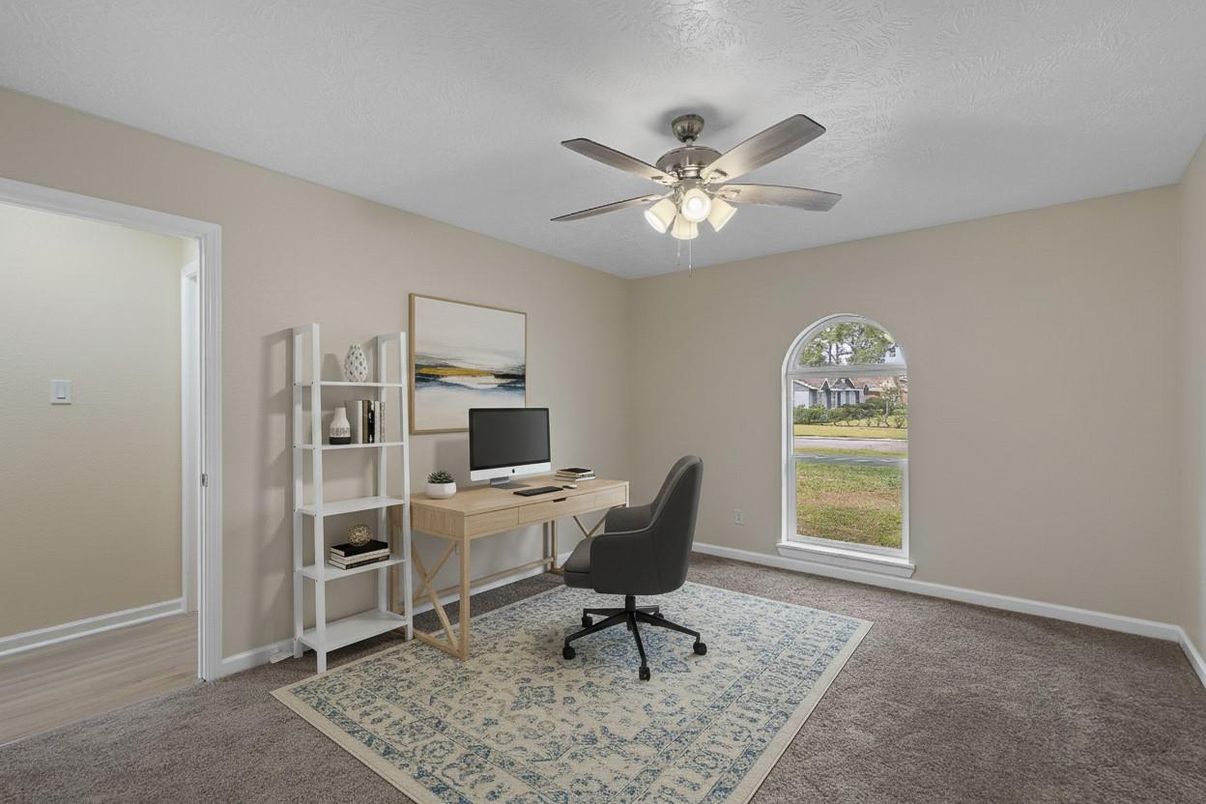 Home Office, Interior