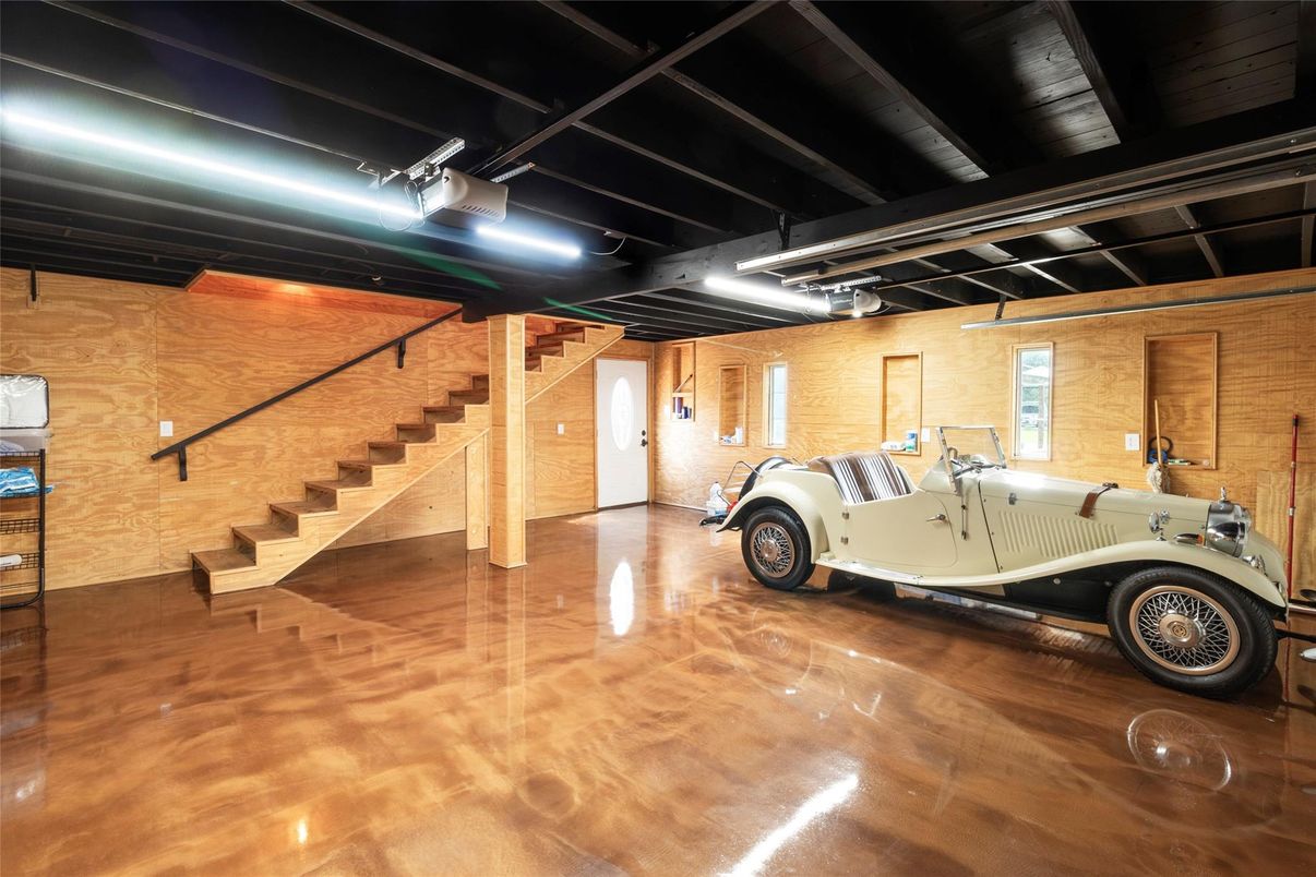Garage, Interior, Stone Walls